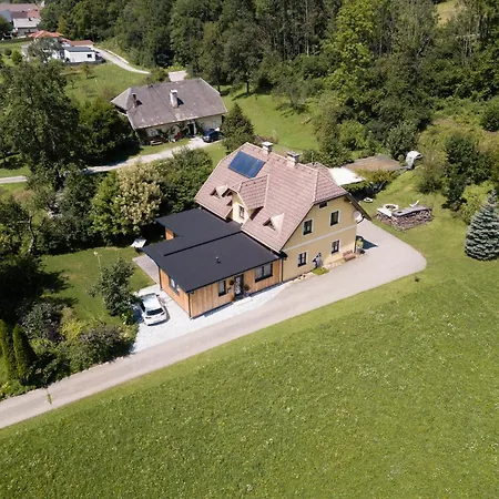 Apartment Haus Mit Herz