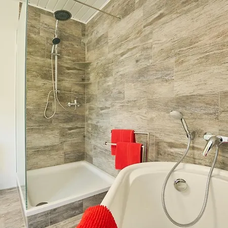 Apartment Haus Mit Herz